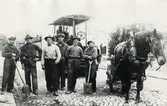 Gatuarbete på Sandgärdsgatan, hörnet Västergatan, ca. 1930.