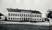 Stadshuset i Växjö, på 1860-talet, fr. nordost. I början av 1900-talet delvis införlivat med stadshotellet.