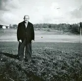 Robert Pettersson (född i Lindome 1886, avliden 1968 på Brattåshemmet) vid Ekans gård, Ekan 1:1, år 1953. Han arbetade som dräng på gården från 1912.