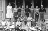 Skolkort på klass 4B (födda 1947) i Kålleredsskolan (senare Brattåsskolan) år 1957. Klassföreståndare Birgitta Persson (född Dalstad år 1934). Elever stående från vänster: 1. Jan-Erik Påsse. 2. Sven-Göran Ohlsson. 3. Lennart Johansson. 4. Bengt Andersson. 5. Jerry Zackrisson. 6. Erland Svensson. 7. Lennart Bengtsson.
Sittande, mellersta raden från vänster: 1. Sven-Olof Nilsson. 2. Klas-Inge Malvefors. 3. Christer Månsson. 4. Kjell Börjesson.
Sittande från vänster: 1. Karin Pettersson (gift Hansson). 2. Gunilla Johansson. 3. Bodil Carlsson. 4. Lena Andersson. 5. Erna Svensson. 6. Lena Mårtensson. 7. Ingvor Fredriksson. 8. Isa Lyczko. 9. Gurli Erwerth.