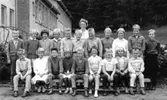 Skolkort på klass 5B (födda 1947) i Kålleredsskolan (senare Brattåsskolan) år 1958. Klassföreståndare Birgitta Persson (född Dalstad år 1934). 
Elever i bakre ledet: 1. Jan-Erik Påsse. 2. Susan Klarén. 3. Gurli Ewerth. 4. Karin Pettersson (gift Hansson). 5. Bengt Andersson. 6. Sven-Göran Ohlsson. 7. Lennart Bengtsson. 8. Bodil Carlsson. 9. Lena Andersson. 10. Isa Lyczko. 11. Erland Svensson.
Bakre raden från vänster: 1. Jerry Zackrisson. 2. Lena Mårtensson. 3. Sven-Olof Nilsson. 4. Gunilla Johansson. 5. Kjell Börjesson. 6. Ingvar Fredriksson. 7. Lennart Johansson. 8. Erna Svensson. 9. Christer Månsson.