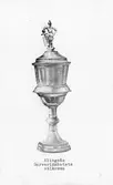 Alingsås garvareämbetes välkomna. Pokal med figur på toppen.