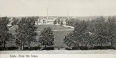 Kosta. Utsikt från skolan mot glasbruket, 1906.
