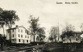 Åseda, Kexa backe. Några bostadshus i en backe, 1913.