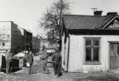 Båtsmansbacken under rivning, ca. 1960. Bäckgatan i Växjö.