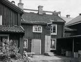 Snus-Lundgrens innergård. Sandgärdsgatan i Växjö, 1950-tal.