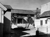 Nygatan 4, Tavagården. Från NM:s byggnadsinventering 1957.