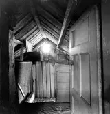 Repslagaregatan 27, Nilssonska bageriet. Från NM:s byggnadsinventering 1957. Interiör vinden.