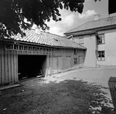 Rådhusgatan 17-19, inne på gården. Från NM:s byggnadsinventering 1957.