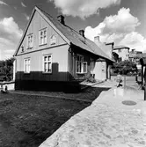 Storgatan 19, gården. Från NM:s byggnadsinventering 1957.