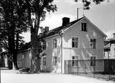 Storgatan 15, huset vid kyrkogården. Från NM:s byggnadsinventering 1957.