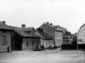 Nygatan från öster. Från NM:s byggnadsinventering 1957.