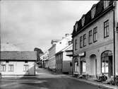 Nygatan vid Trätorget. Från NM:s byggnadsinventering 1957.