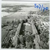 Västerås-Barkarö sn, Västerås kn, Fullerö.
Flygfoto över Fullerö slottsområde m.m., 1970.