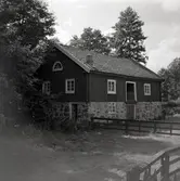 Ålems gamla kvarn med stenfot.