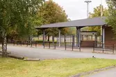 Entré till friidrottsarenan Åby Friidrott med adress Idrottsvägen 23 i Åby, Mölndal, den 11 oktober 2016. Vy mot sydväst.