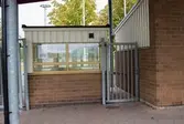 Entré till friidrottsarenan Åby Friidrott med adress Idrottsvägen 23 i Åby, Mölndal, den 11 oktober 2016. Vy mot sydväst.