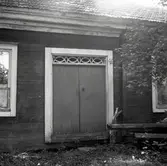 Dubbel ytterdörr på bostad i Lassamåla.