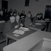 Fullmäktige. Ture N. Smide, Ragnar Boman. Elsa Melander (m.fl.) i förgrunden.