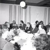 Gärdslösa, invigning av I.O.G.T-gården. Människor som sitter och dricker kaffe.