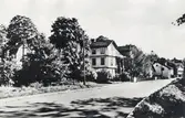 Gamla Östervägen (Ingelstadsvägen), Öster, ca 1950. I förgrunden till vänster syns den s.k. Östregårds villa.