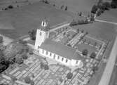 Nottebäcks kyrka. Kyrkan i Nottebäck började uppföras 1831. 
Kyrkan byggdes i tidens rådande empirestil. Under nybyggets gång revs den gamla kyrkan. Sten från denna användes delvis till den nya kyrkan. 
1837 var kyrkan färdig för invigning. Biskop Esaias Tegnér som i hög grad varit en drivande kraft till den nya kyrkans uppförande förrättade invigningen den 20 augusti 1837.