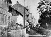 Norrby Långgata mot nordost omkring år 1900.