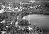 Vy över badplatsen i Markaryd med Hagaskolan m.m. i bakgrunden.