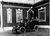 Den första taxibilen i Borås 1910.