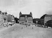 Stora Torget med Rådhuset i fonden taget efter år 1910.