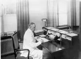 Överläkare Segelberg vid Länslasarettet år 1930.
