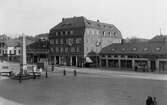 Stora Torget med Obelisken och kvarteret Nessus i mellanplanet år 1924.