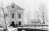 Gamla Teatern i Borås med Teaterbron i vinterskrud omkring år 1880.