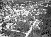 Vy över Storgatan och Dackegatan mot torget och Tingsås kyrka i bakgrunden.