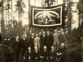 Elektrikerförbundet avd 3, Borås. Från en utflykt i Maj år 1926 när Gustav A fyllde 50-år. Stående fr.v. Harry Nilsson, Gustav Andersson, Knut Gunnarsson, Artur Haglund, ?, Emil Asp, Sune Johansson, Ernst Johansson, Erik Karlsson     
Sittande fr.v. Rickard Ekberg, John Pettersson, Karl Lund, Nils fridell och Arne Andersson.