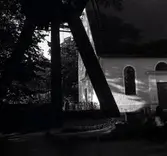 Mortorps kyrka och klockstapel.