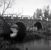 Stenvalvsbro, Sjötorps bro.