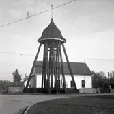 Karlslunda kyrka och klockstapel.