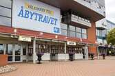 Entré till Åbytravet i Åby, Mölndal, den 11 oktober 2016. Entrén vetter mot sydost.