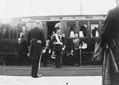 Kung Gustav V:s besök i Borås 1924. Ankomst med tåg, Borås Nedre station (Borås Centralstation).