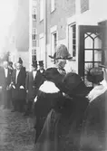Kung Gustav V:s besök i Borås 1924. Folksamling vid Älvsborgs regementes 300-års jubileum.