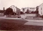Västerbro med Tekniska skolan år 1896.