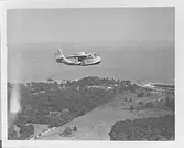 Flygplan under färd med passagerare.