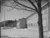 SKOLOR I MÖRBY OCH DANDERYD
EXT. INT.