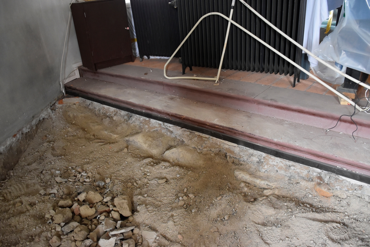 Eva Carlsson, Archaeological documentation, Grangärde Church The stones can be the sewing of former sacristy. From NV. L1998: 6283