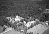 Tolgs kyrka - År 1879 påbörjades arbetet med uppförandet av den nya kyrkan i Tolg. Den skulle ersätta den medeltida kyrkan, belägen i Tolgs by omkring 2 kilometer från den nya kyrkplatsen. 
Den nya kyrkan är uppförd av sten i historiserande blandstil. Kyrkan invigdes på Mikaelsdagen den 2 oktober 1881 av biskop Johan Andersson.