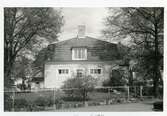 Västerås, Aroslund.
Villa i kv. Adolf 5, vid Akademivägen. 1972.