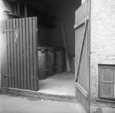 Bilder från Samhällsbyggnadsförvaltningen. Förvring av sopkärl 40-tal.
