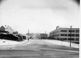 Åsboholmsgatan mot öster med textilfabriken Merkur t.h. år 1946.
