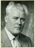 *Tage Erik Lenart Bernhardsson (f. 14/1 1917). Anställd på Svenska Oljeslageriaktiebolaget (SOAB) år 1951. Arbetade med fatservice, transport, tankstationen och lagret i Krokslätt